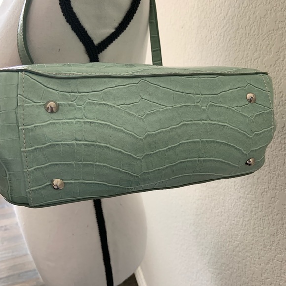 Shoulder bag/purse faux reptile mint green CUTE!! - Picture 3 of 5